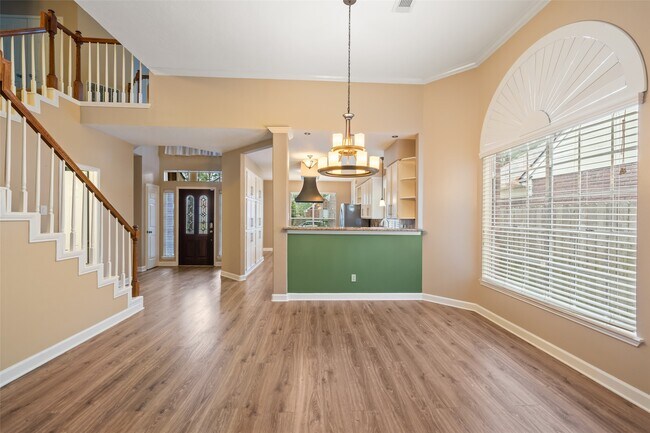 Building Photo - 7911 Hidden Oaks Ln