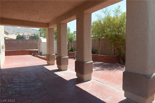 Building Photo - 6527 Tulip Garden Dr