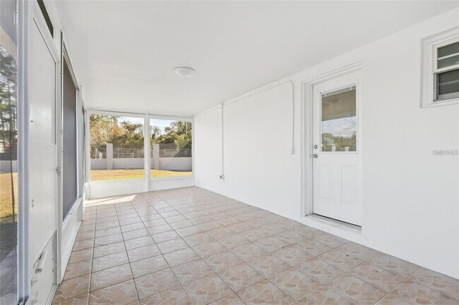 Building Photo - 11147 Acme Dr