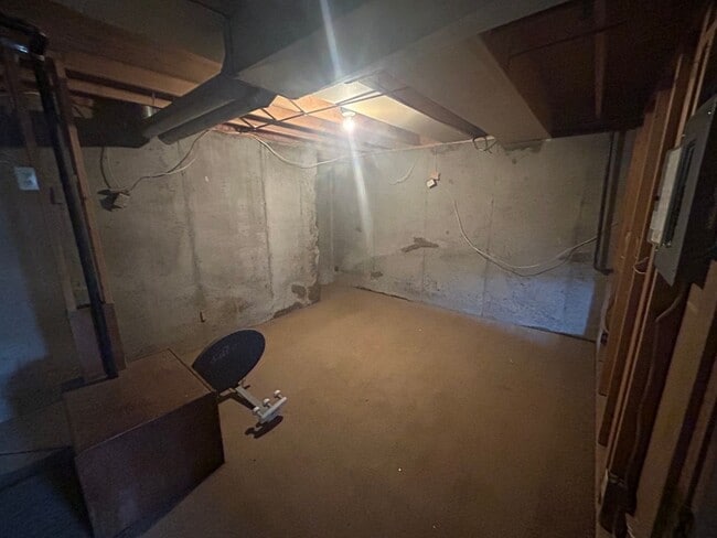 Building Photo - 2 Bed 2 Bath Condominium