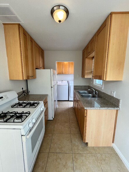 kitchen - 1105 Grand Ave