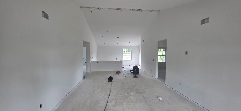 Building Photo - 2975 E Valley Rd
