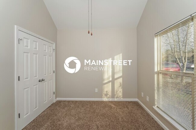 Building Photo - 3 Bedroom Pet-Friendly Home in PELL CITY, AL with Main Street Renewal