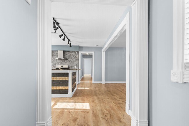 Building Photo - 1051 Ave A