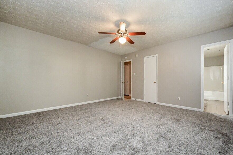 Building Photo - 4255 Loveless Pl