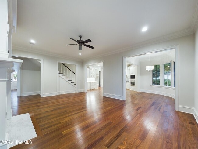 Building Photo - 3724 Rolston Dr