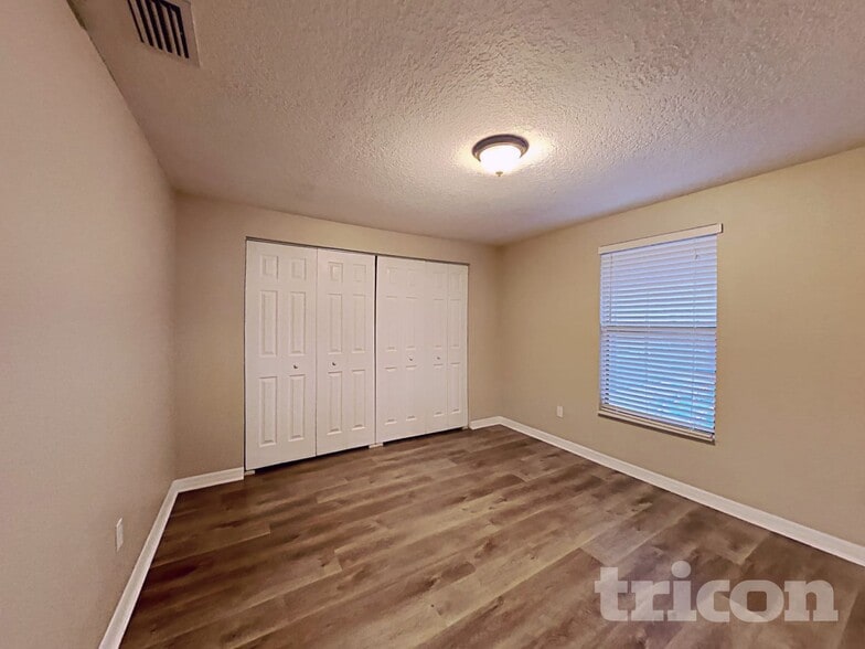 Building Photo - 1314 Oakcrest Dr