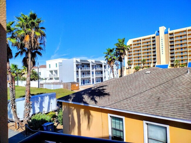 Building Photo - 115 E Coronado Dr