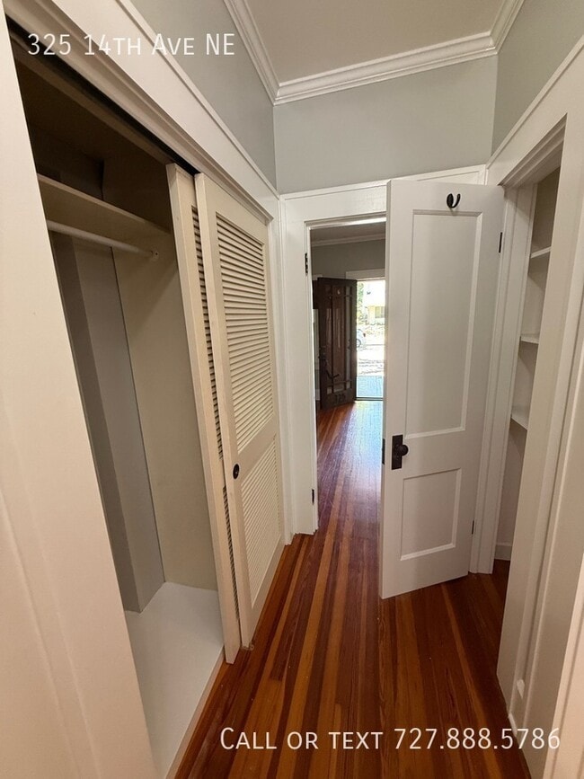 Building Photo - 325 14th Ave NE