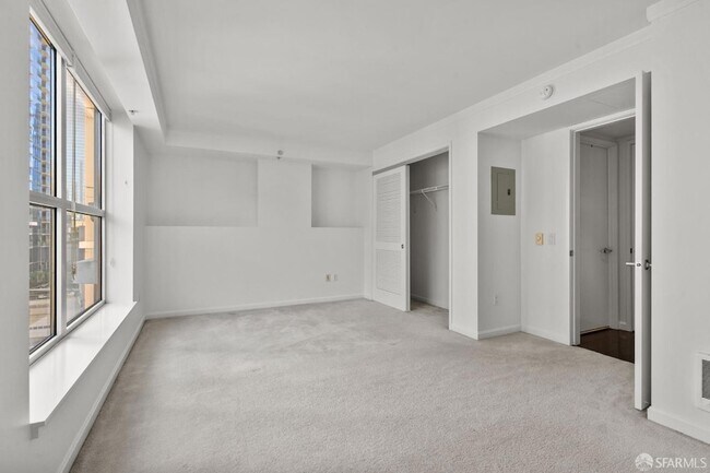 Building Photo - 400 Beale St