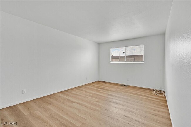 Building Photo - 4474 Buena Vista Dr