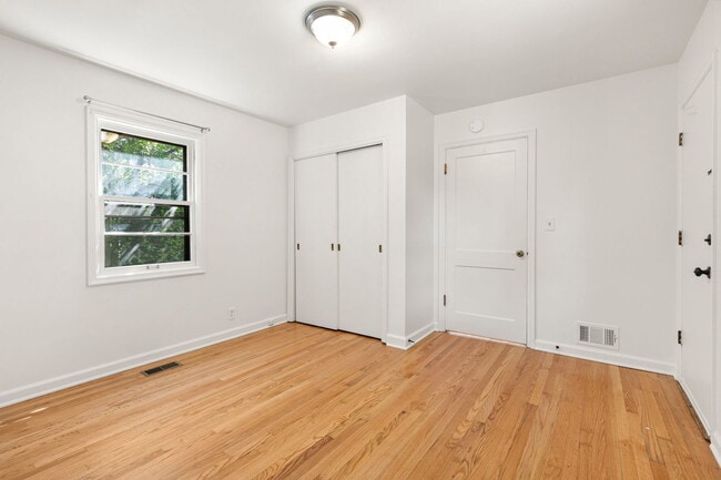 Building Photo - 5336 NE 35th Pl