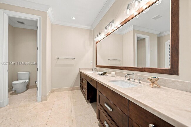 Building Photo - 7541 SW 56th Ct