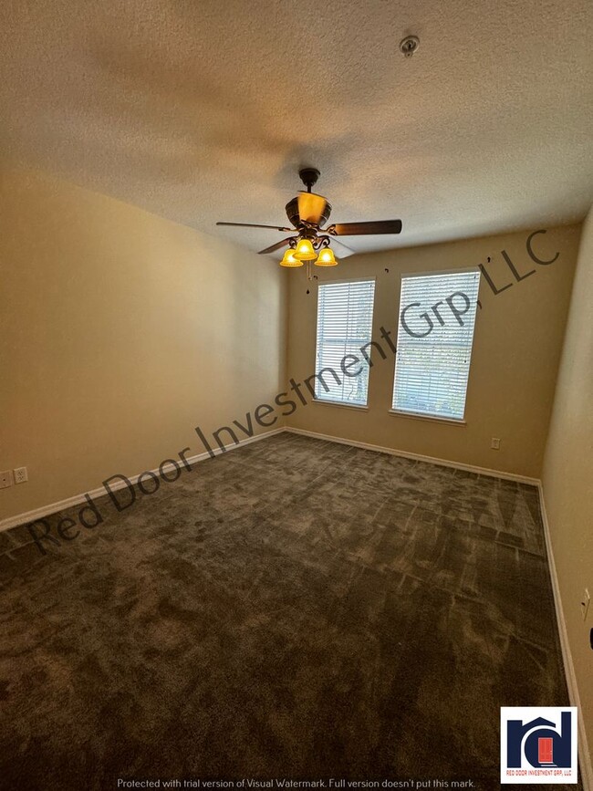 Building Photo - 2/2 2nd Floor Condo in Lakeside @ Lakes of...