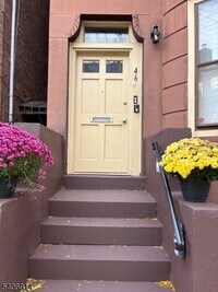 Building Photo - 46 James St