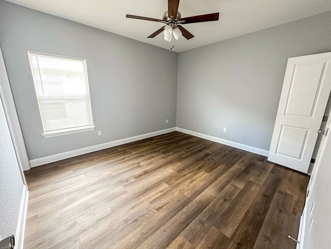 Building Photo - 106-102 Vitava Dr