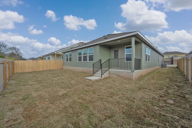 Building Photo - Prime SE Austin location close to Airport ...