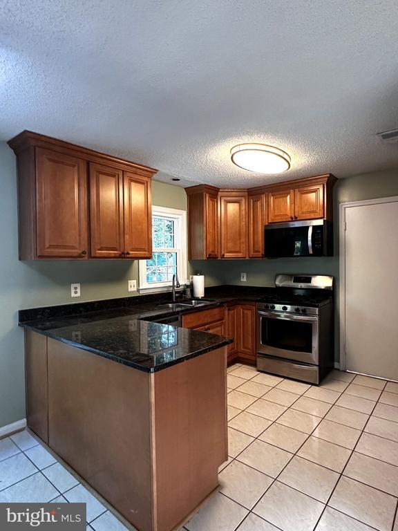 Building Photo - 9612 Whitecedar Ct