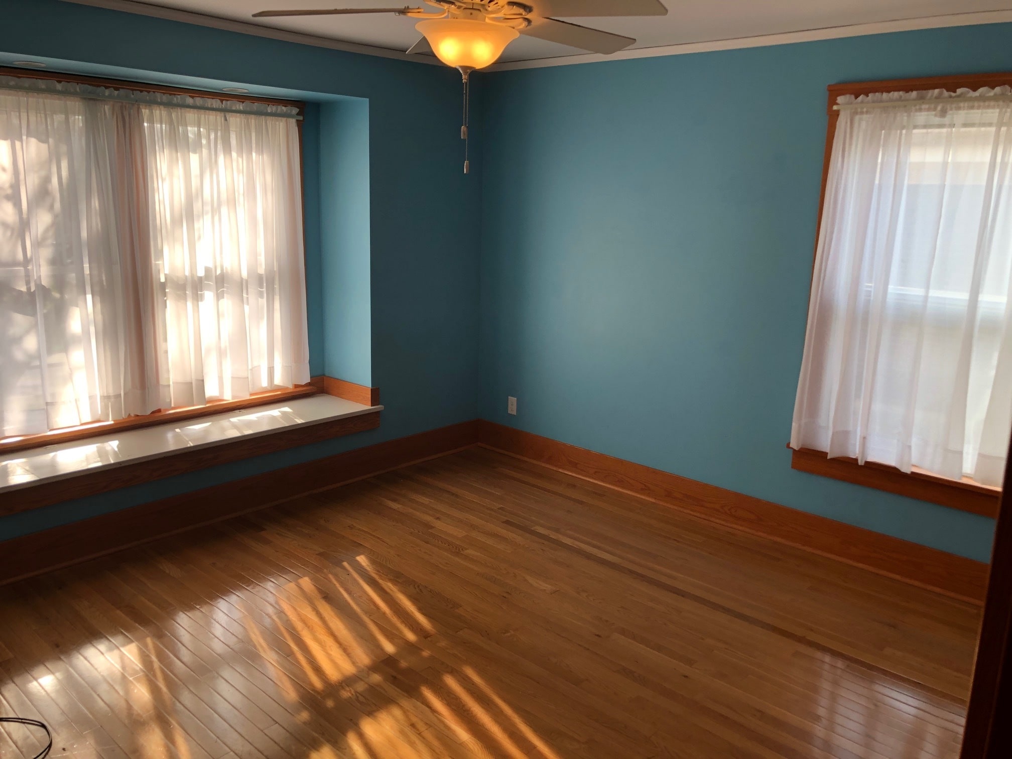 bedroom - 911 N Rebecca Pl