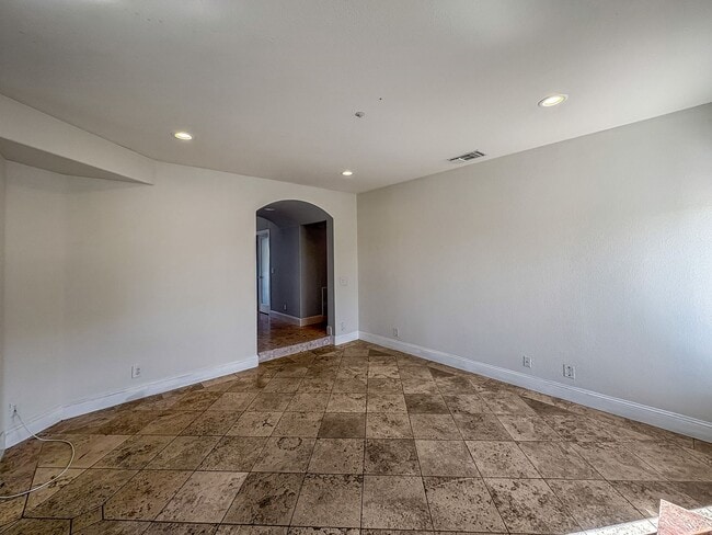Building Photo - Spacious 4B/3BA Home with Scenic Views and...