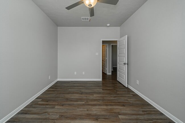 Building Photo - 1115 Trellis Pass
