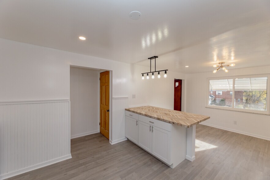 Building Photo - 3203 Hebron Dr