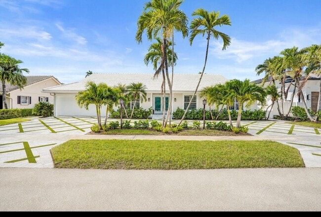 Building Photo - 885 Nafa Dr