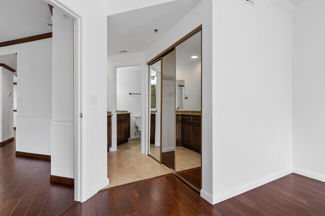 Building Photo - 1000 S Harbour Island Blvd