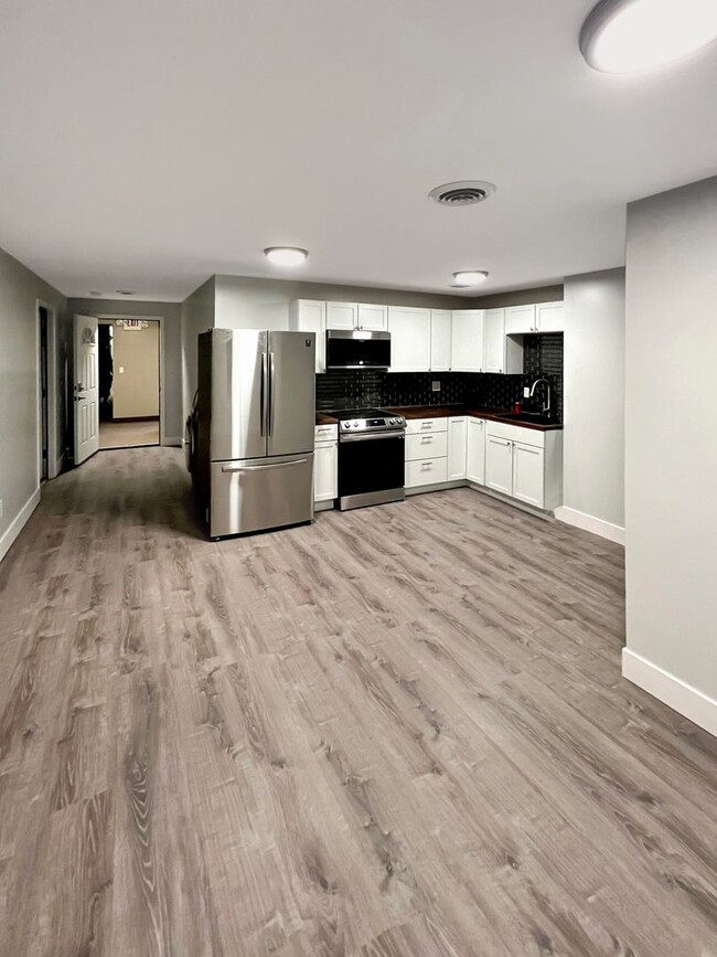 Building Photo - Brand New 2 Bedroom Apartments in Downtown...