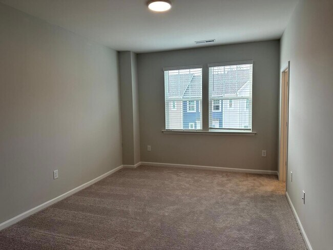 Building Photo - 1106 Harmony Trl