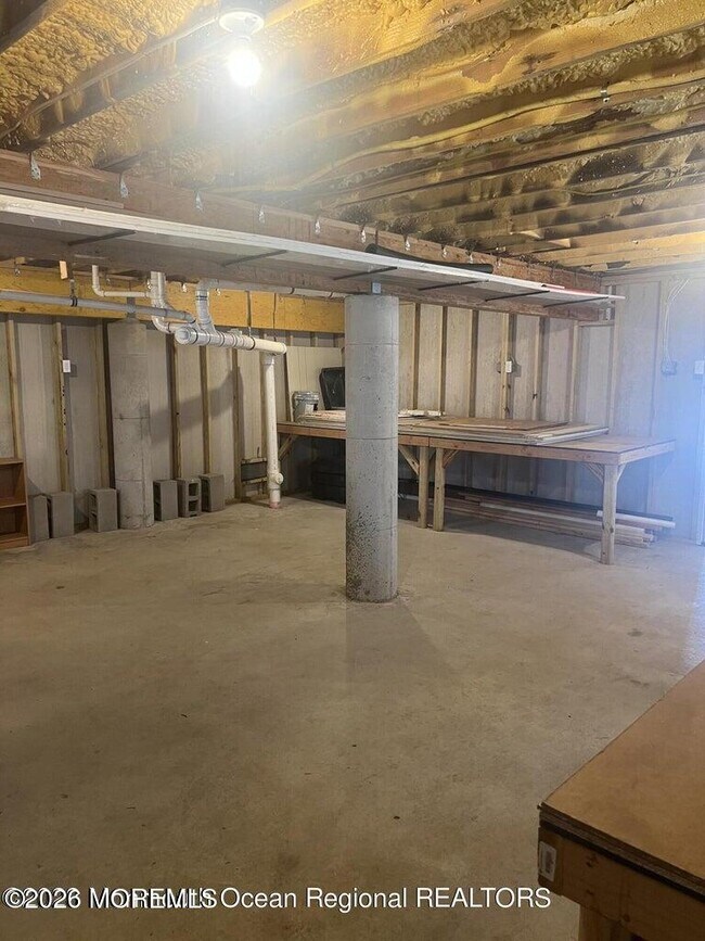 Building Photo - 83 Vanard Dr