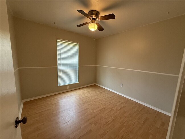 Building Photo - Beautiful 3 bedroom 2 bath home for lease ...