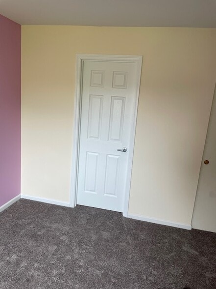 Building Photo - 521 N Woodfield Trl