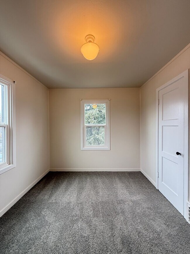 Building Photo - 1115lo