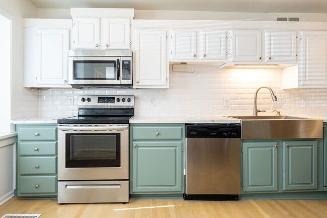 Building Photo - 6002 E 8th St N