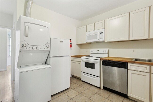 Building Photo - 2 br, 2 bath Triplex - 1616 WILLINGTON ST ...