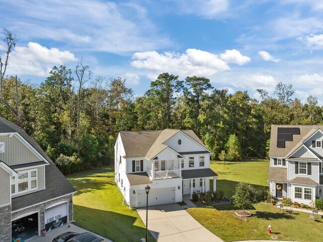 Building Photo - Beautiful Rental in Coosaw Preserve