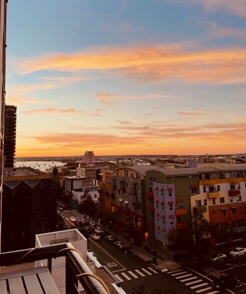 Building Photo - 425 W Beech St