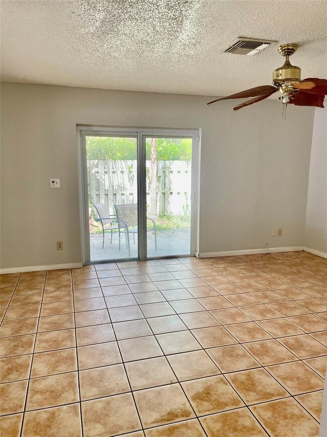 Building Photo - 5871 Woodland Point Dr