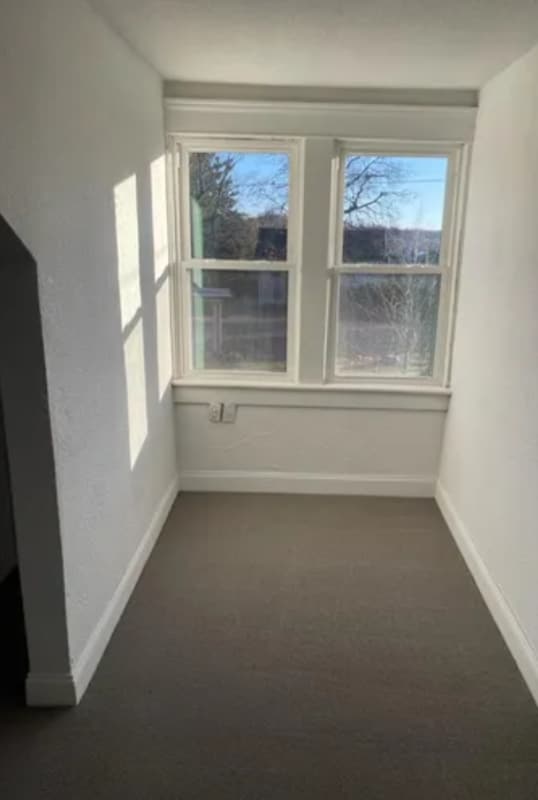 Building Photo - 86 Penney Ave