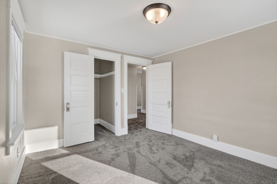 Building Photo - 428 W Delavan Dr