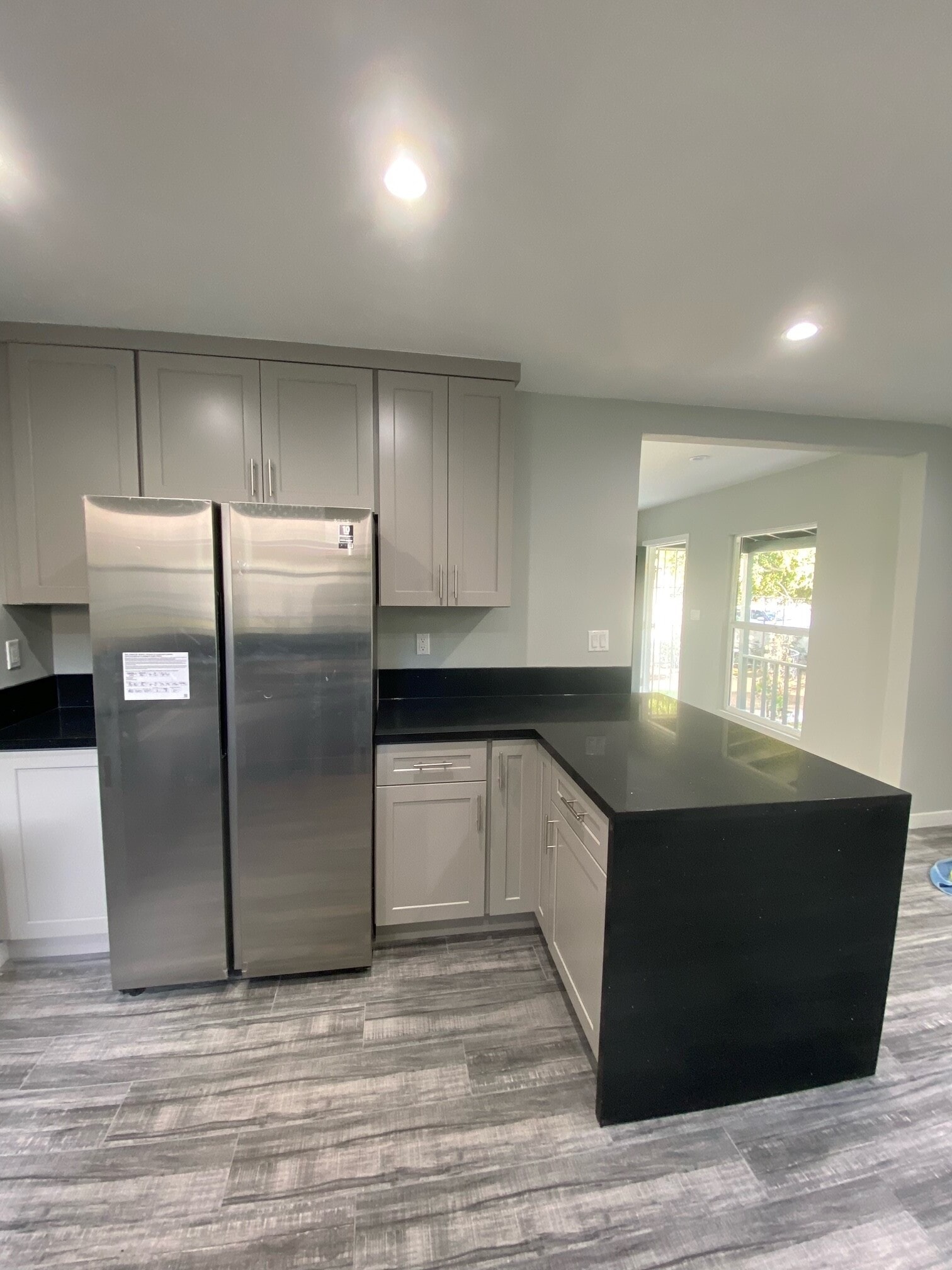 Kitchen - 1709 Barry Ave