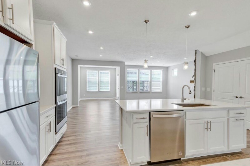 Building Photo - 855 Dipper Ln
