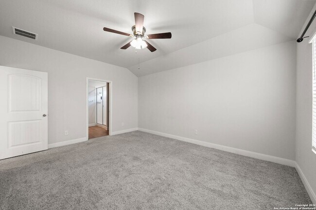 Building Photo - 1080 Amble Oak