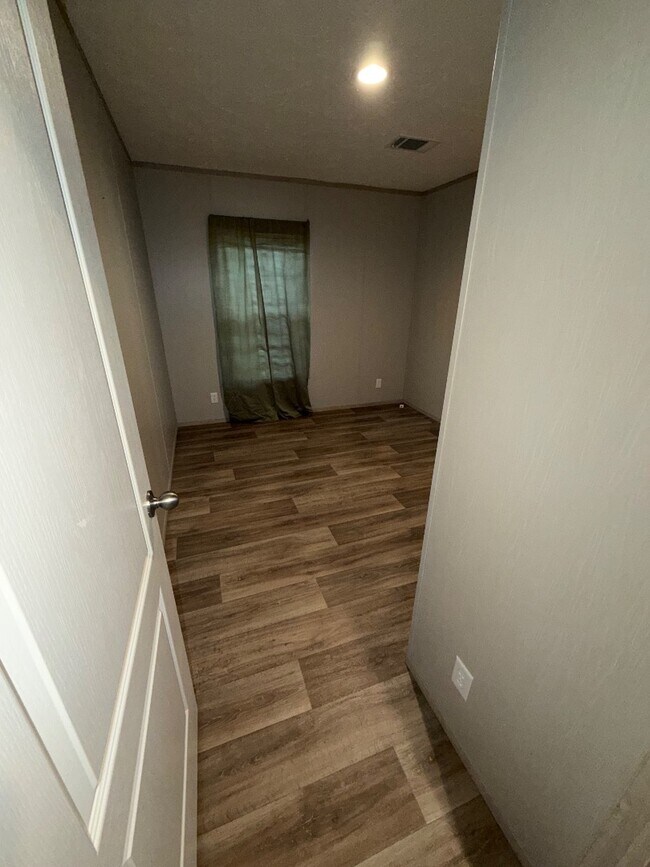 Building Photo - 1101 Old Dixie Hwy N