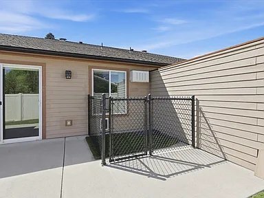 Building Photo - 408 N Pierce Rd