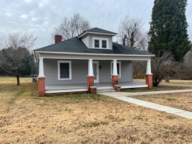 Building Photo - 2417 Statesville Blvd