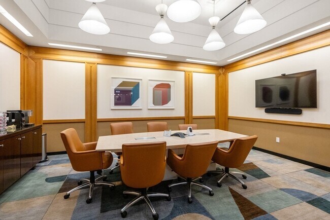 Building Photo - 400 Stuart St