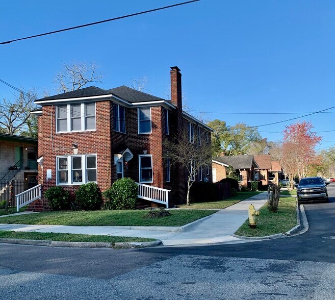 Nice neighborhood, walkable - 768 Acosta St