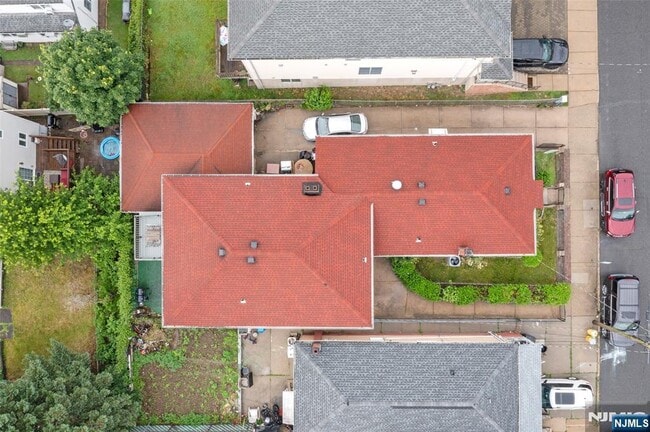 Building Photo - 209 8th St